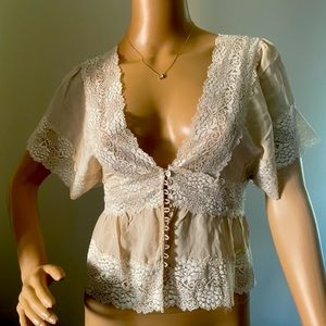 Nude loose sleeve top